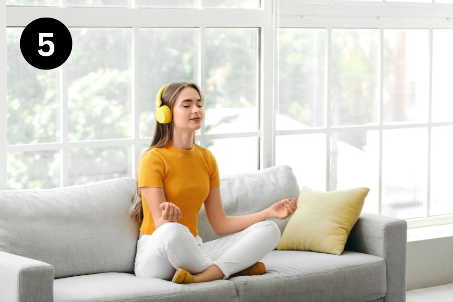 सुबह की 5 देसी आदतें जो दिनभर ऊर्जा, फोकस और शांति बनाए रखें | Morning Health Tips | NationalBreaking.com