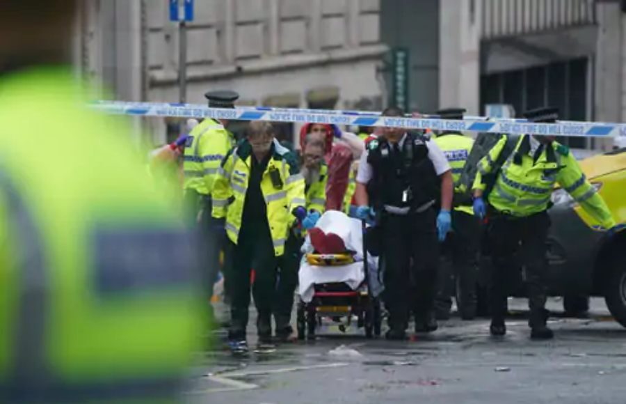 Car rams into crowd during Liverpool victory parade