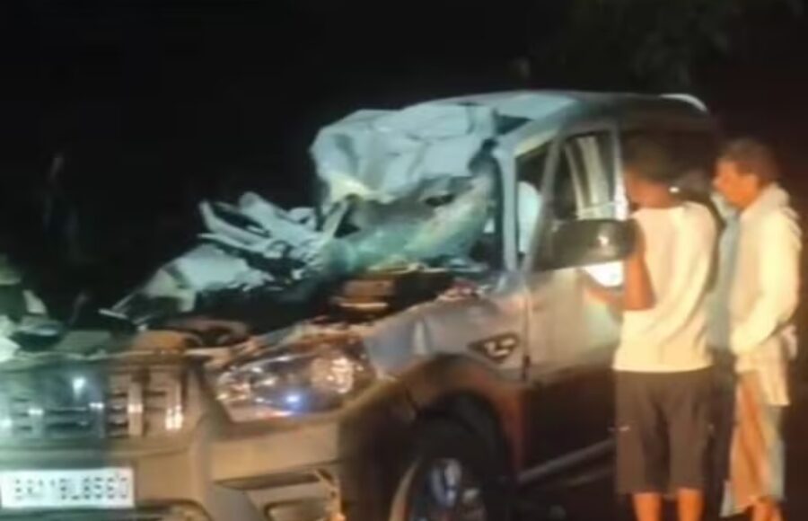 Scorpio crashes into parked tractor in Katihar killing 8 baraatis