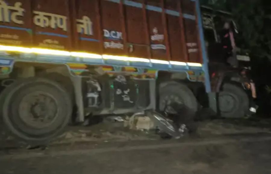 Overturned truck crushing wedding jeep in Dungarpur