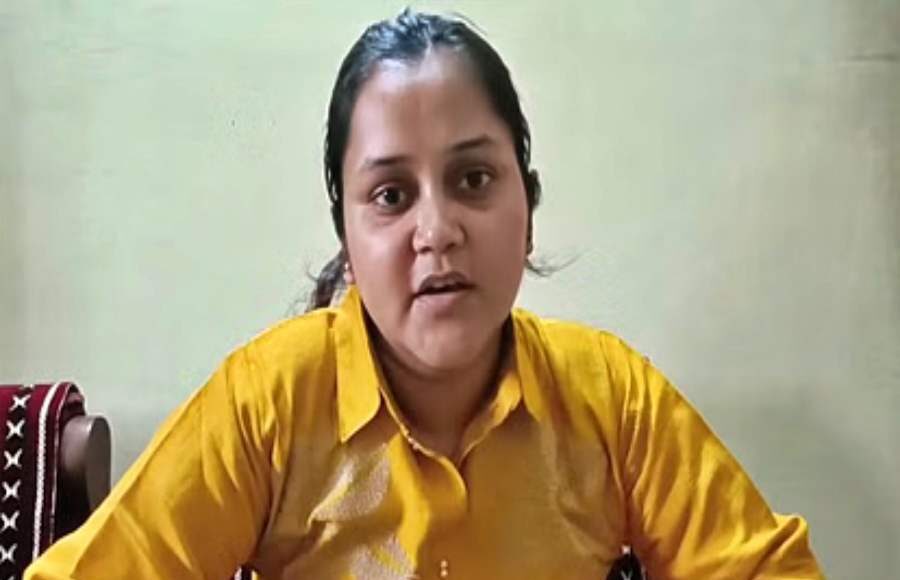 shubham dwivedi wife meet pm modi