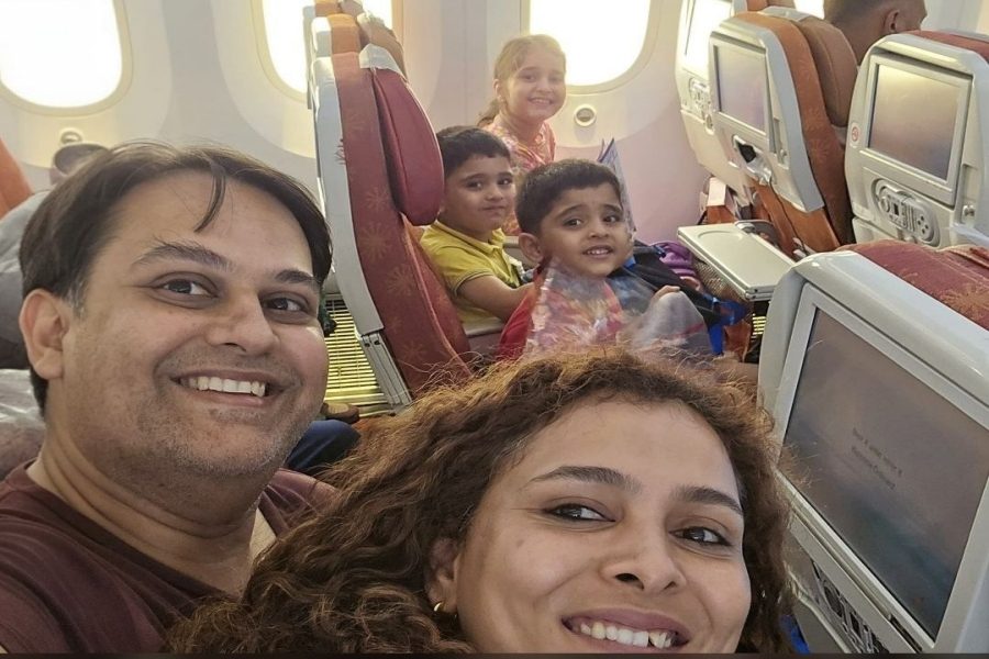 बांसवाड़ा की डॉ. कोनी व्यास और उनके पति डॉ. प्रतीक जोशी अपने तीन बच्चों के साथ लंदन शिफ्ट हो रहे थे।