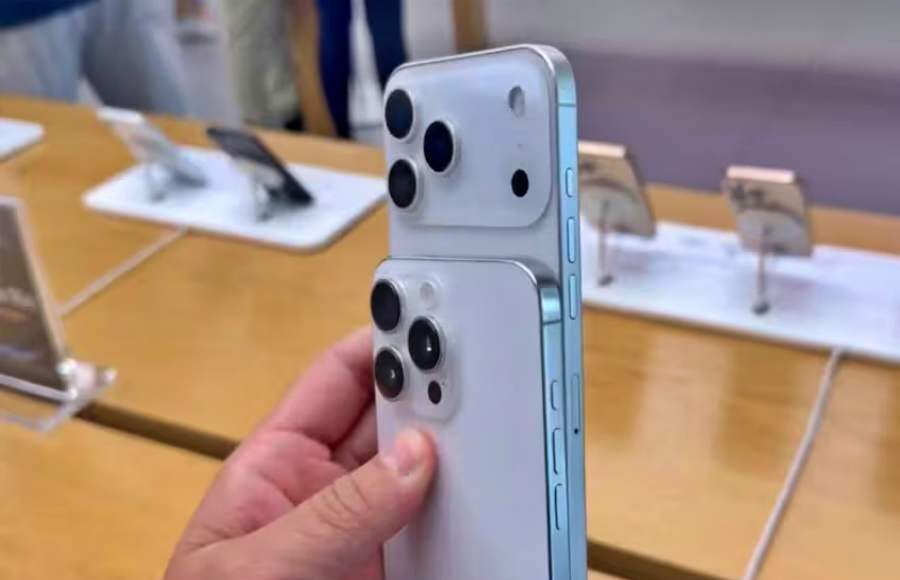 iPhone 17